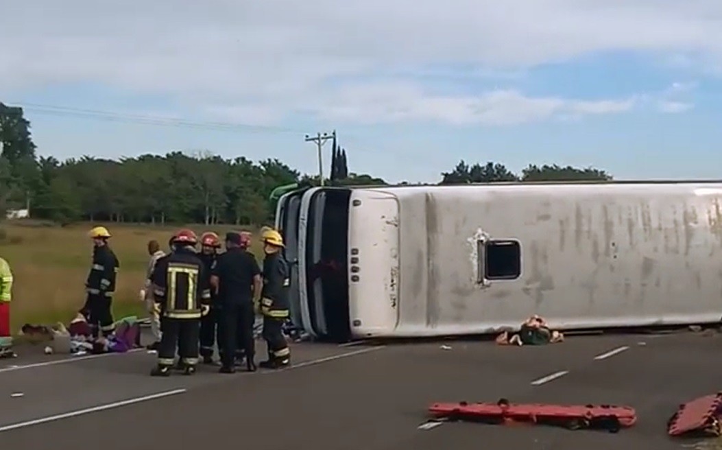 Vuelco fatal en la Ruta 2: "El micro estaba en perfectas condiciones", afirmó el dueño de la empresa | Información General