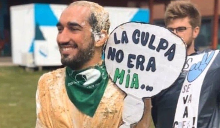 Le sacaron el título al alumno que festejó su recibida disfrazado de "víctima de femicidio" | Información General