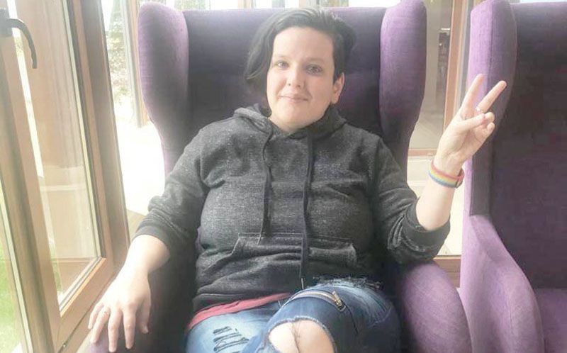 "Libre y feliz, al fin": logró fallo judicial para figurar en el DNI como "no binario" | Información General