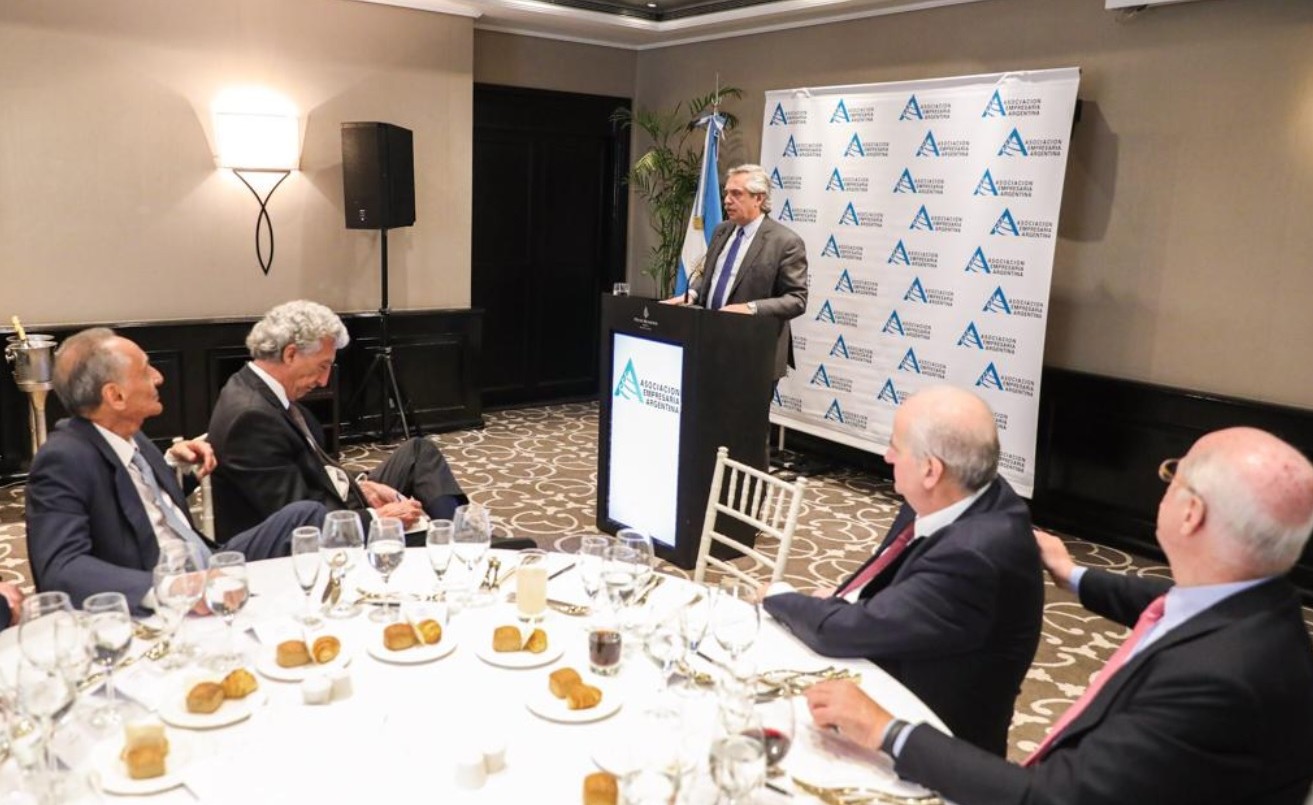 El Presidente pidió que se apruebe la emergencia económica: "Estamos en el fondo del pozo" | Información General