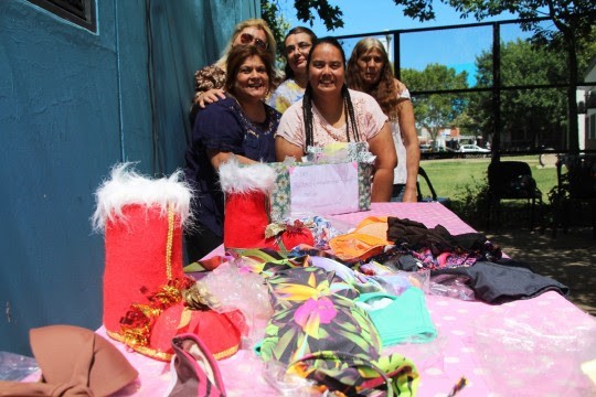 Un grupo de mujeres confeccionó y donó mallas a una colonia municipal | Información General