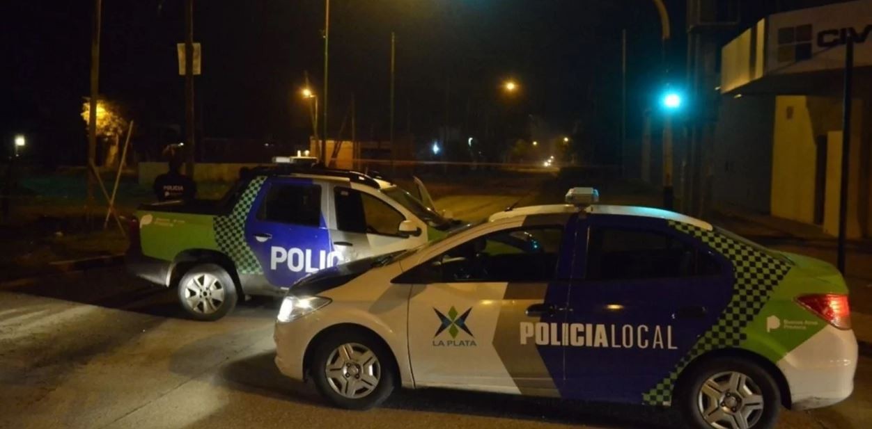 Macabro hallazgo en La Plata: encontraron muertas a tres personas dentro de una casa | Información General