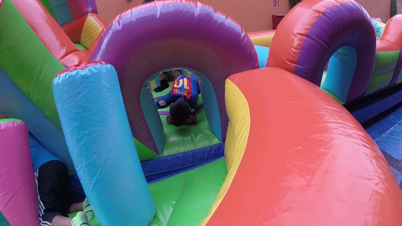 Un nene de 5 años sufrió doble fractura de cráneo al caer de un juego inflable | Información General