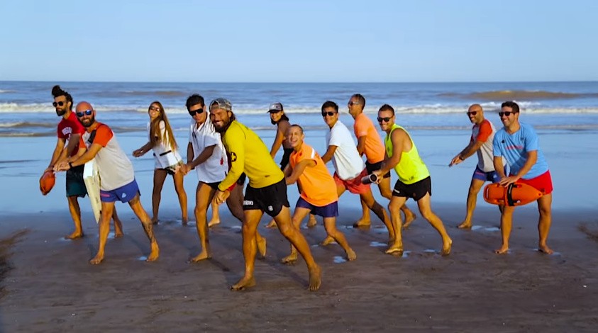 Al ritmo de la cumbia: el desopilante video de guardavidas para promover la práctica de RCP | Tecnología