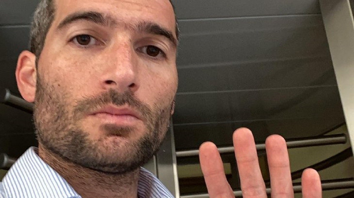 Imputaron a un exfuncionario por el sobre de 10 mil dólares en su despacho oficial | Información General