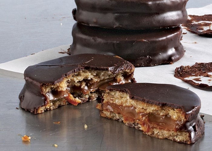 La ANMAT prohibió la comercialización de un alfajor de chocolate, una yerba y choclos enlatados | Información General