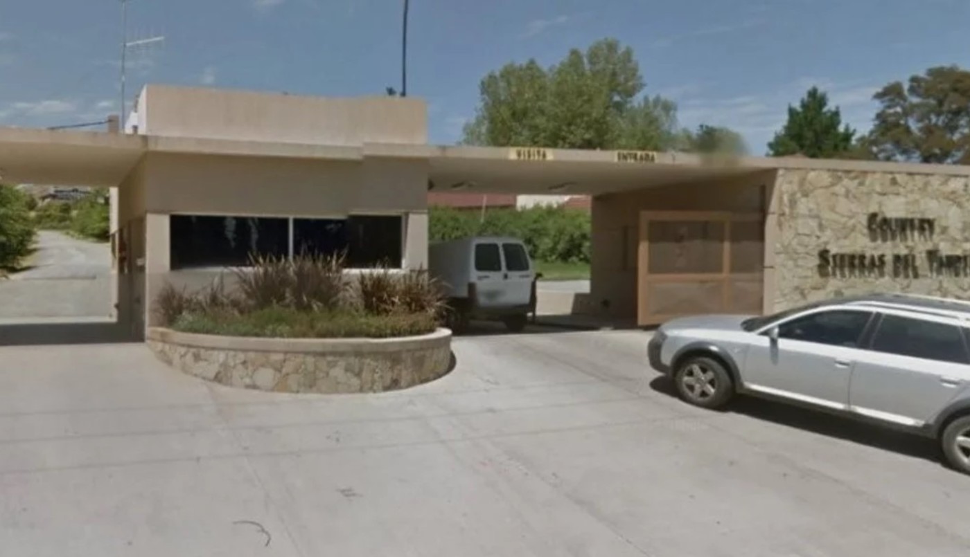 Coronavirus: lo descubrieron cuando ingresaba al country con su mucama escondida en el baúl | Información General