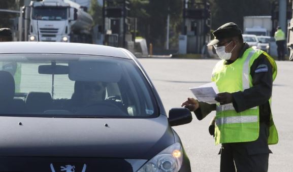 Casi 1.200.000 personas fueron detenidas o notificadas por violar la cuarentena total | Información General
