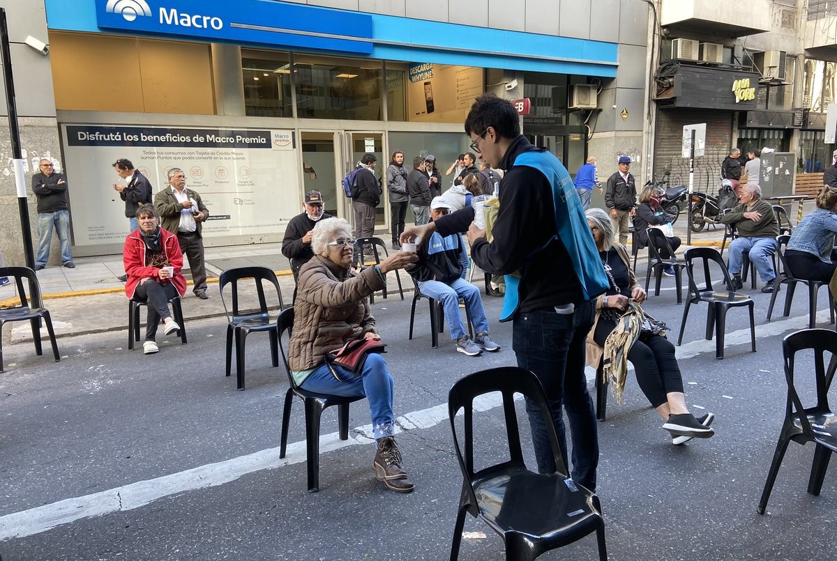 Bancos: jubilados y pensionados serán atendidos hasta el Jueves Santo inclusive | Información General