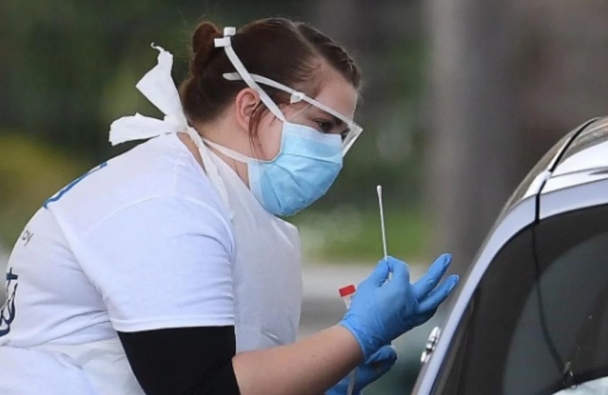 Nuevo récord en Reino Unido: 938 muertos por COVID-19 en un día | Internacionales