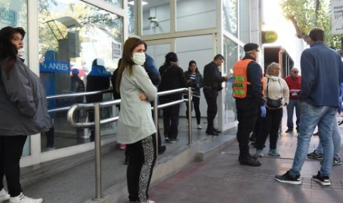 Los bancos seguirán funcionando con el esquema de atención con turno | Información General