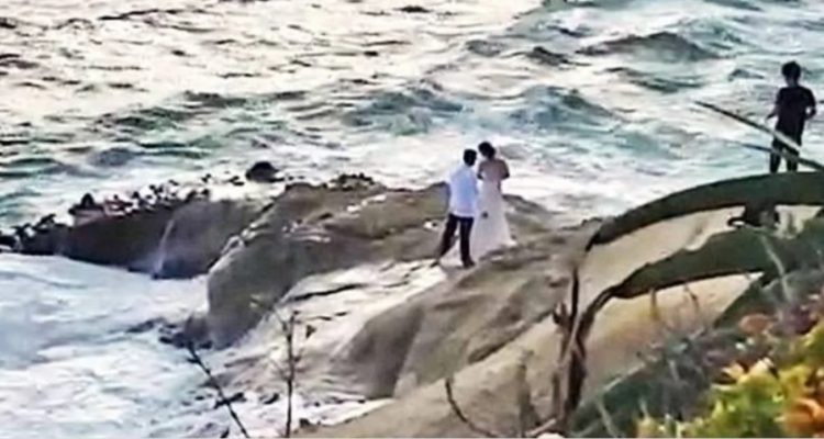 Video: la pareja de recién casados que fueron tragados por una ola | Tecnología