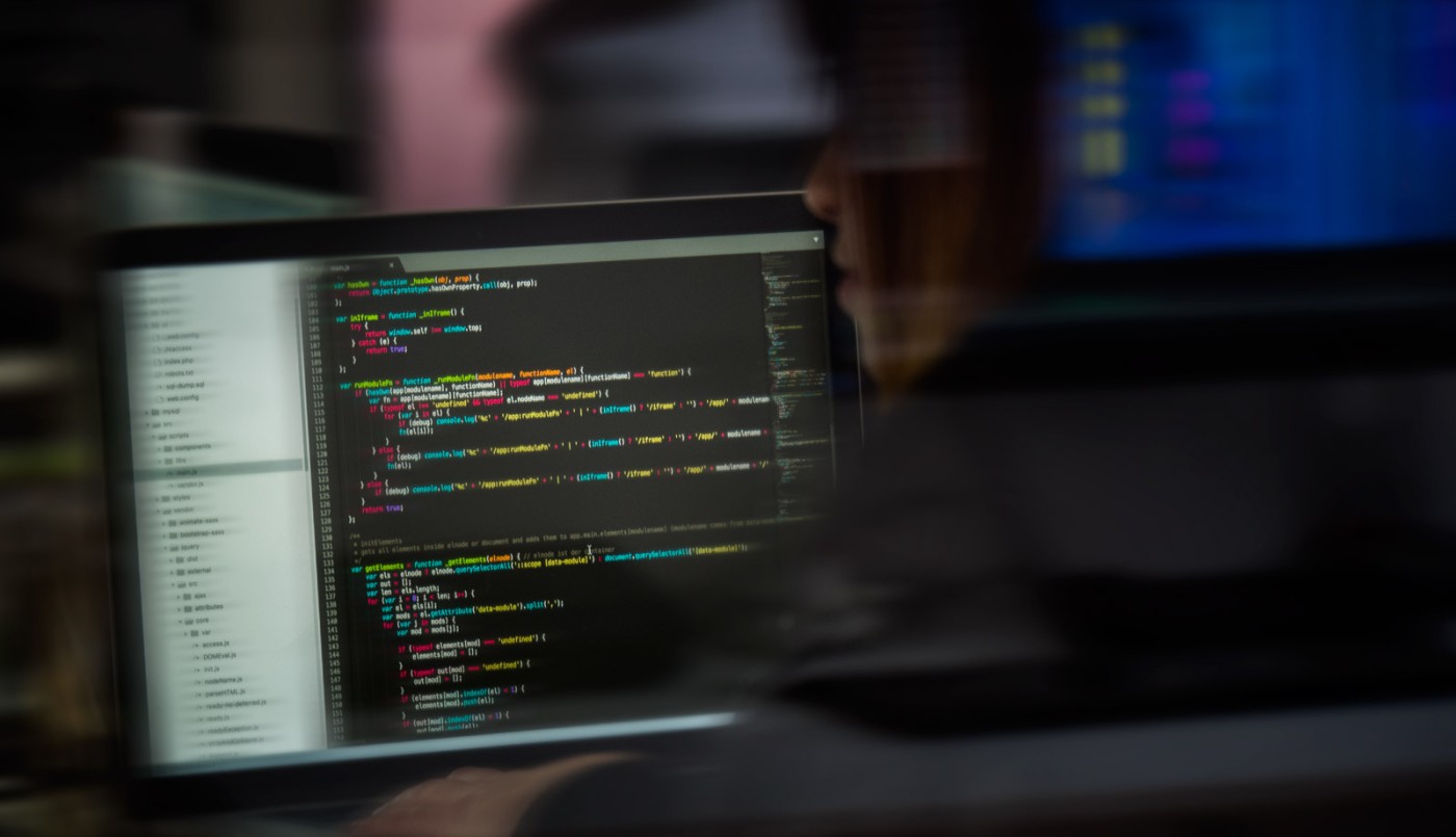 EE.UU. acusa a dos hackers chinos de robar información sobre la vacuna contra el coronavirus | Internacionales