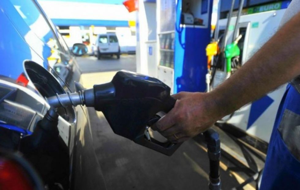 Tras ocho meses de congelamiento, aumentan los combustibes | Información General