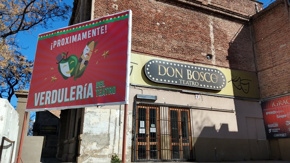 Por la cuarentena, un teatro de Bahía Blanca está a punto de convertirse en una verdulería | Información General