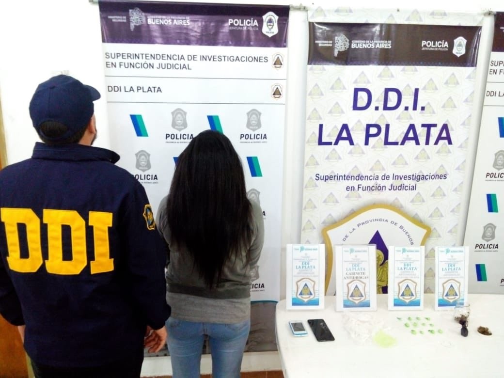La Plata: detuvieron a una "maestra narco" con varias dosis de cocaína y marihuana | Información General
