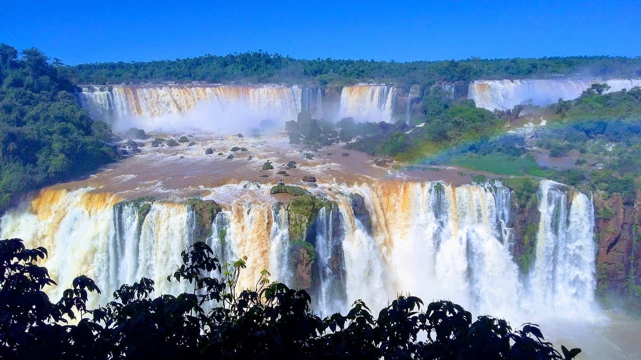 Coronavirus en Argentina: habilitan el turismo local en las Cataratas de Iguazú | Información General
