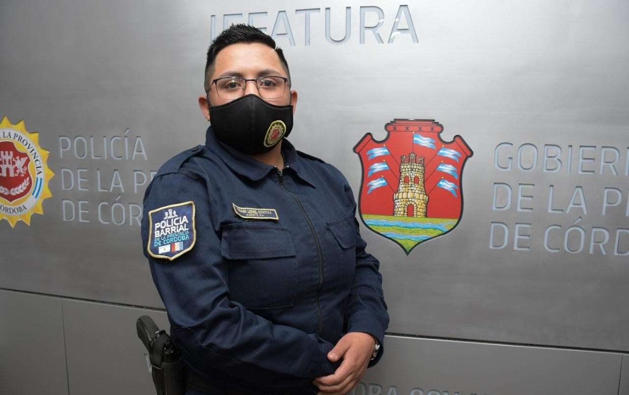 Córdoba: un agente trans logró obtener su credencial policial con nueva identidad | Información General