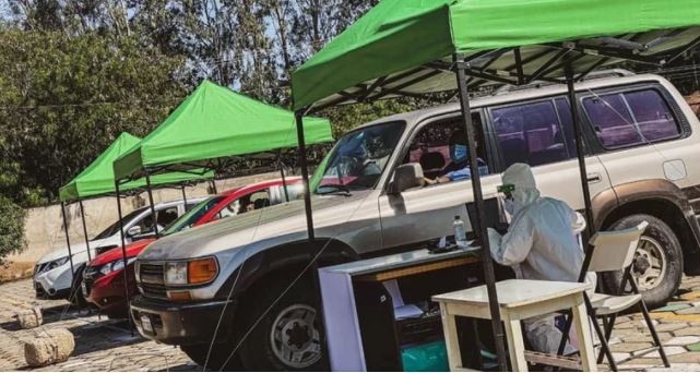 Bolivia inauguró su primer "autoservicio" para pruebas de coronavirus | Internacionales