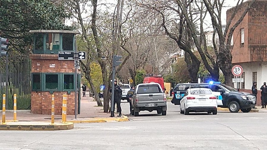 Arrojaron una bomba molotov contra la Quinta de Olivos: hay un detenido | Información General
