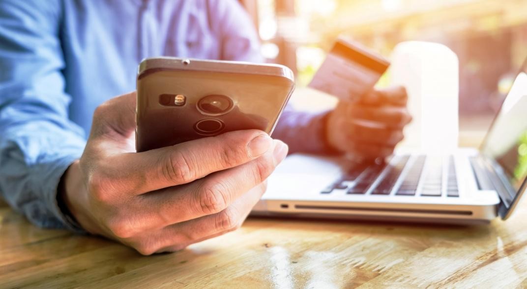 Empresas deberán publicar en sus sitios los contratos y el “botón de baja” | Servicios