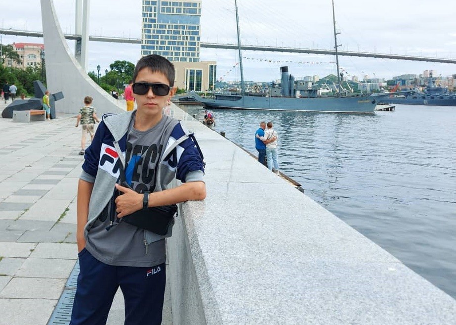 El drama del hombre que dejó de envejecer hace 20 y luce como un adolescente | Internacionales