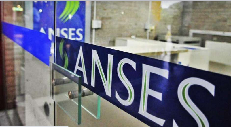 Comienza el calendario de pagos para AUH, AUE y jubilados, ¿quiénes cobran esta semana? | Servicios