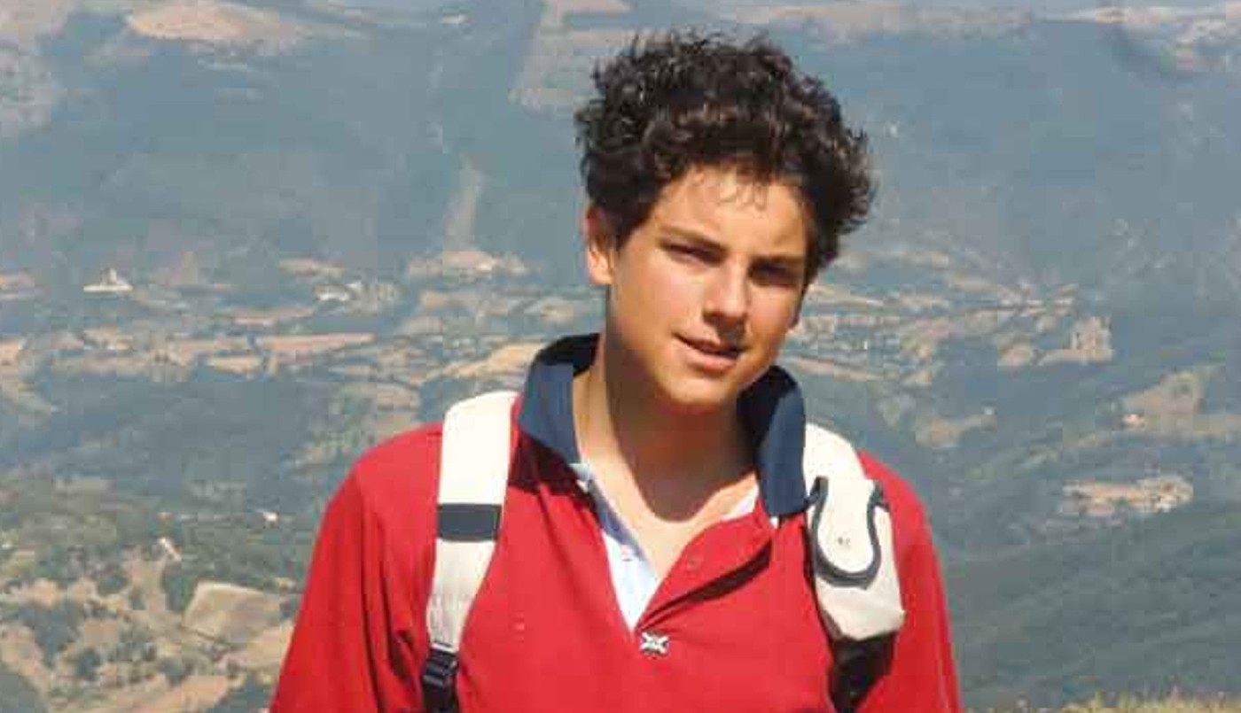 A 14 años de la muerte de Carlo Acutis, muestran el cuerpo preservado del joven que será beatificado por el Papa | Internacionales