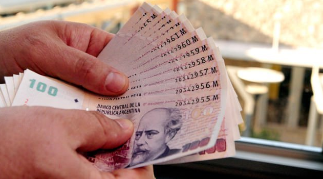 Oficializaron la suba del salario mínimo: cómo se aplicará y a quiénes alcanza | Información General