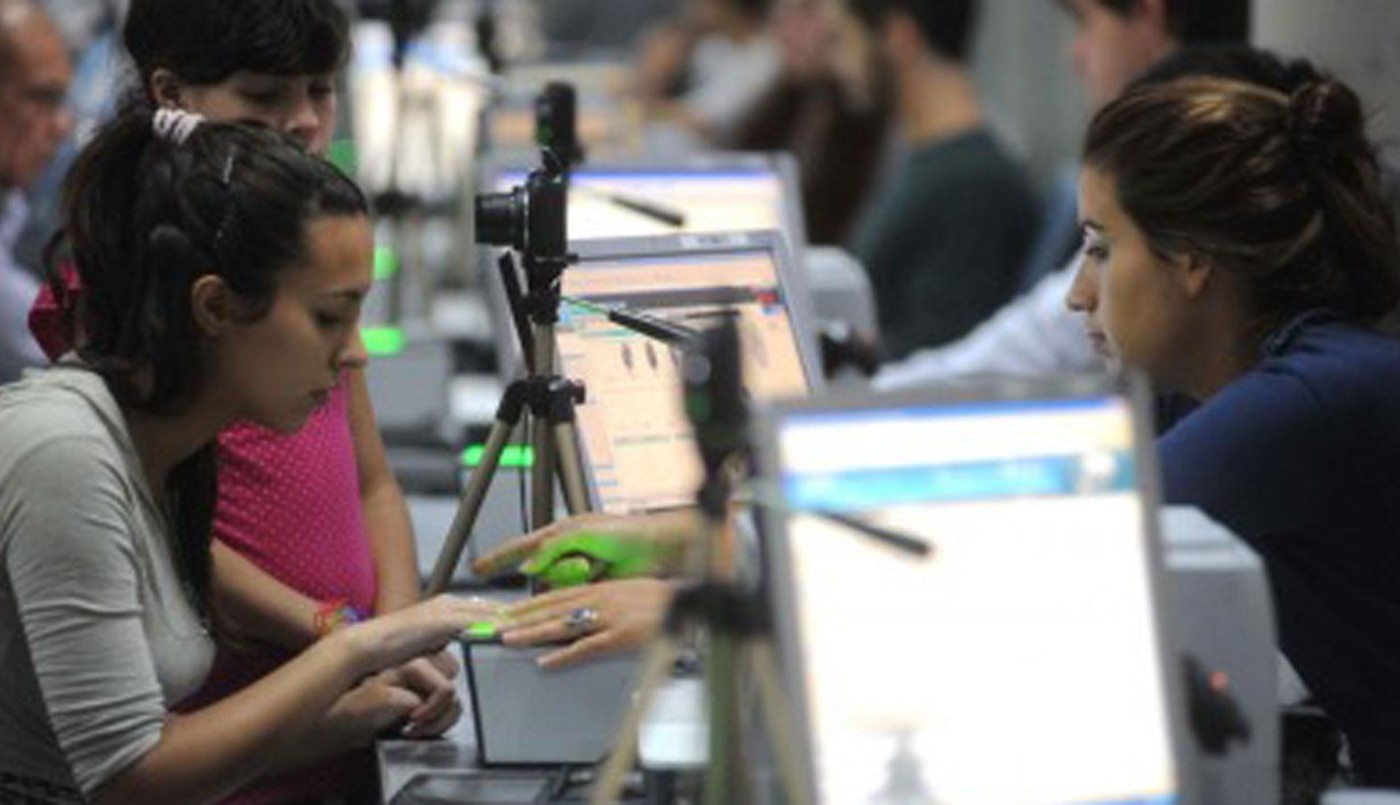 Lanzan un Certificado de Pre-identificación para quienes "viven indocumentados en Argentina" | Información General