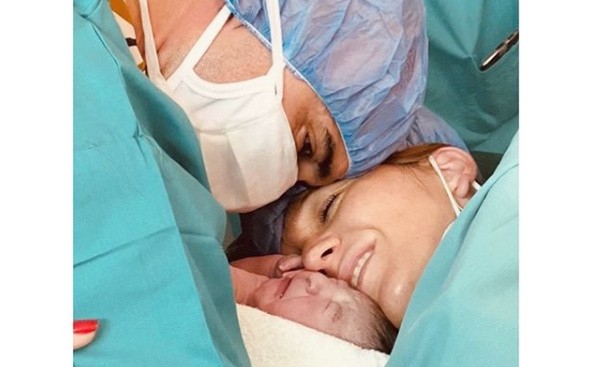 Nació Agustín: la emoción de Abel Pintos y Mora Calabrese | Espectáculos