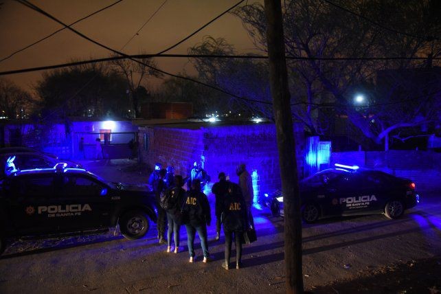 Asesinan de 30 balazos a un hombre en Villa Gobernador Gálvez | Información General