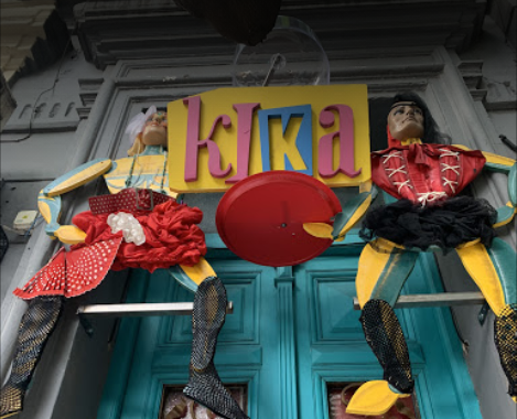 Más de 230 personas detenidas en una fiesta clandestina | Información General