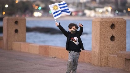 Uruguay: limitan las reuniones y disponen el cierre de las fronteras | Internacionales