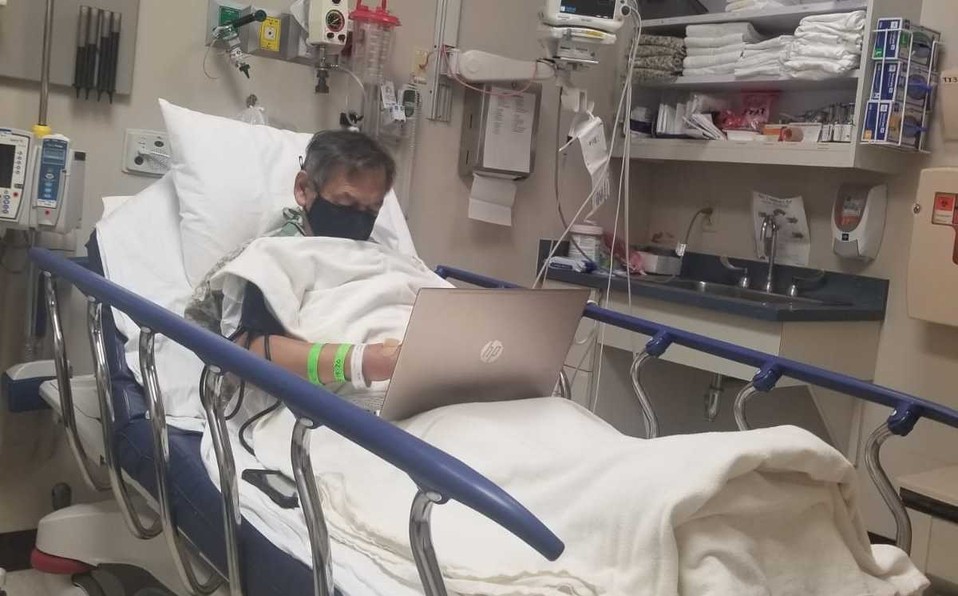 Docente corrigió exámenes en el hospital hasta horas antes de morir | Internacionales