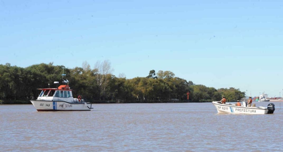 Hallan un cadáver mutilado flotando en el río Paraná | Información General