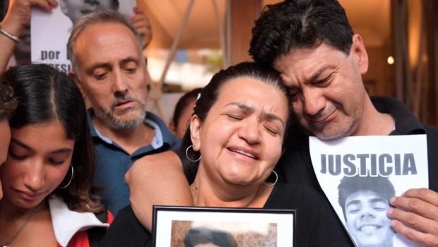 El dolor de los padres de Fernando Báez Sosa en el primer fin de año sin su hijo | Información General