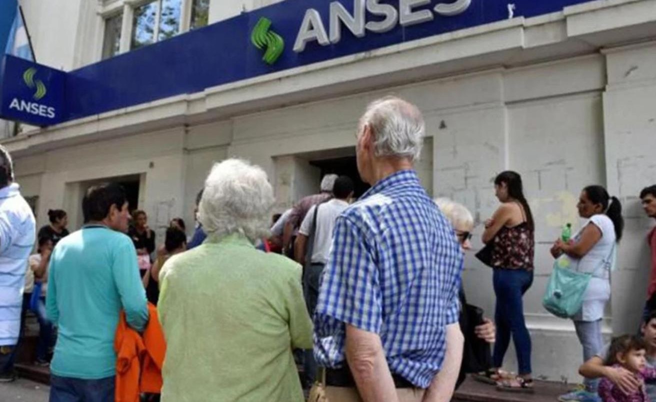 Calendario ANSES: quiénes cobran hoy jubilaciones, pensiones y AUH | Servicios