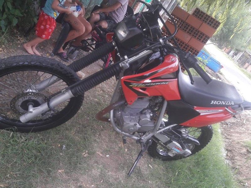 Vendió la moto y le pagaron con 2 mil dólares falsos | Información General