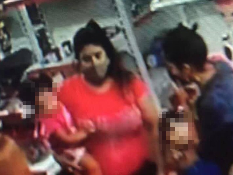 Infancias perdidas: video muestra a nenas que ayudan a robar a sus mamás mecheras | Tecnología