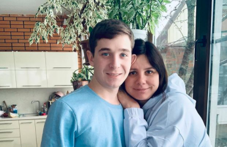 Nació el bebé de la influencer rusa que se casó con su hijastro | Tecnología