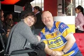 Una pareja murió de coronavirus en menos de dos semanas: su hijo se culpa por llevar el virus a la casa | Información General