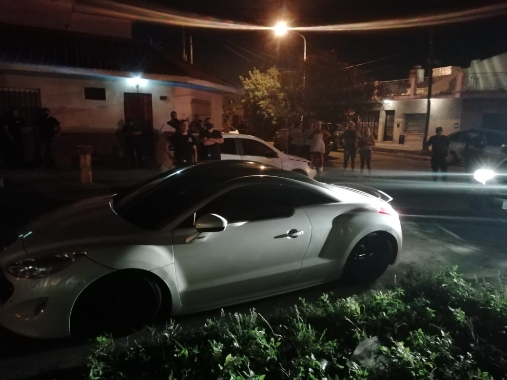 Le quisieron robar el auto, no pudieron y lo mataron de un disparo | Información General