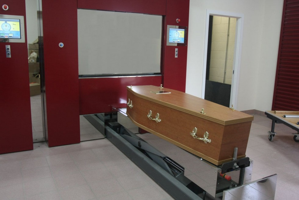 Dieron por muerta a su madre y "revivió" segundos antes de ser cremada | Información General