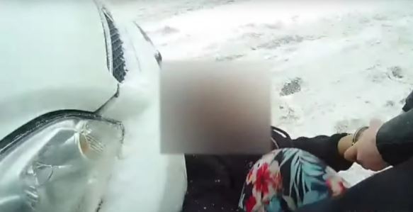 Indignación en EE.UU. por un video donde policías maltratan a una niña negra | Internacionales