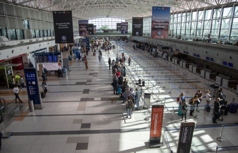 Prorrogan el cierre de fronteras para extranjeros no residentes durante febrero | Información General