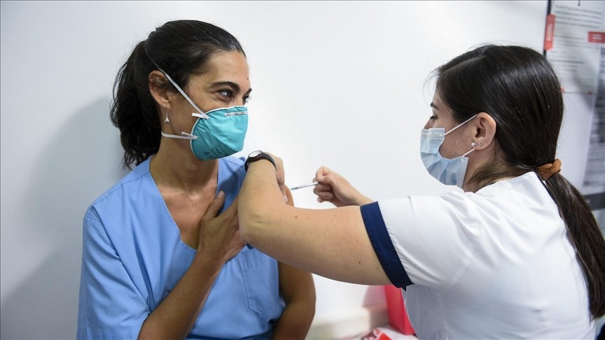 Evaluarán caso por caso al aplicar la Sputnik V a embarazadas e inmunosuprimidos | Información General