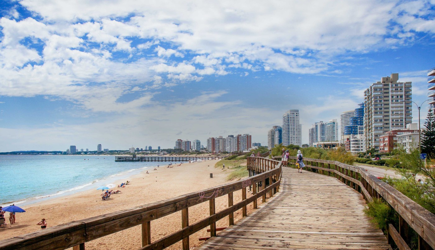 Por qué el pasaporte sanitario europeo que se implementa en marzo ilusiona a Uruguay | Internacionales