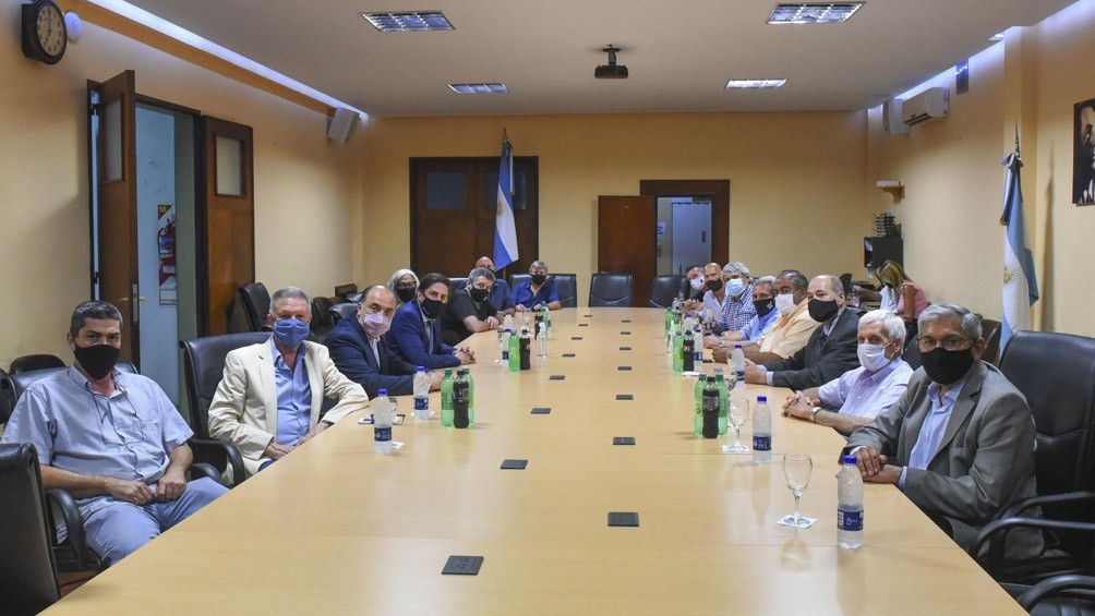 Trotta y gremios docentes inician la paritaria nacional del sector | Información General