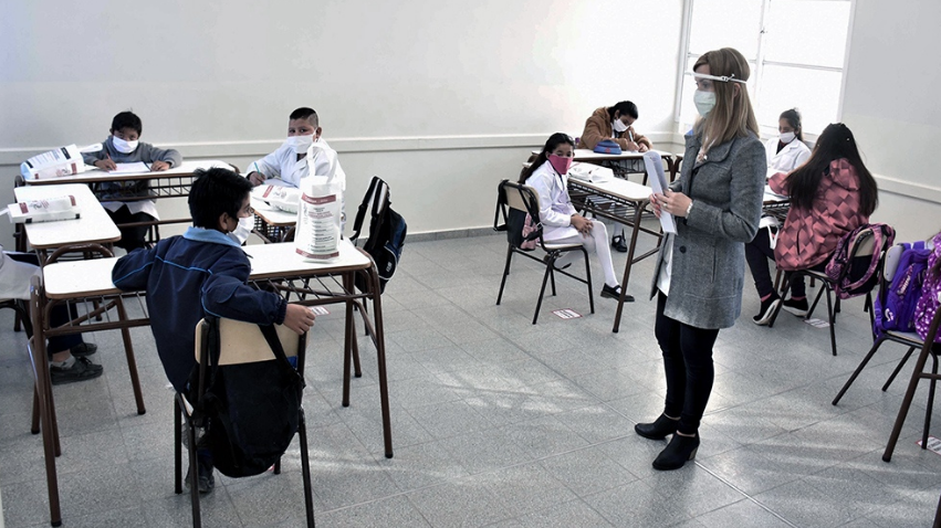 Como inscribirán a los docentes para vacunarse contra el Covid | Información General